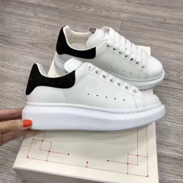 Oversized Sneaker | Unisex