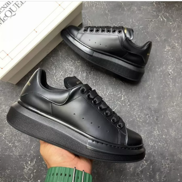 Oversized Sneaker | Unisex